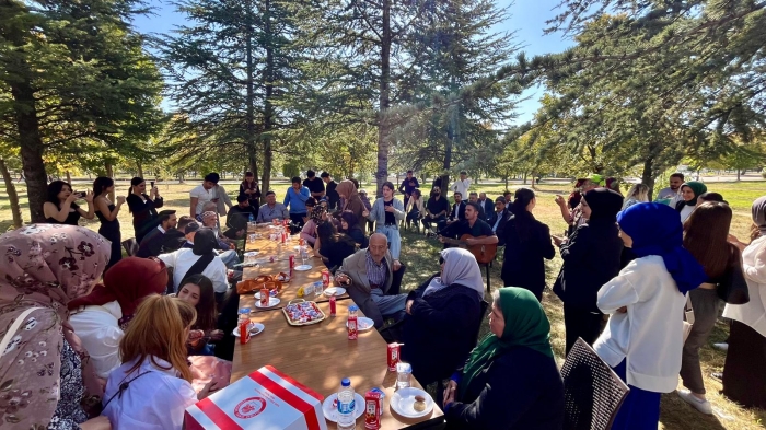 YAŞLI BAKIMI TEKNİKERLİĞİNİN DÜNÜ, BUGÜNÜ VE YARINI ETKiNLİĞİ (11 Ekim 2024)