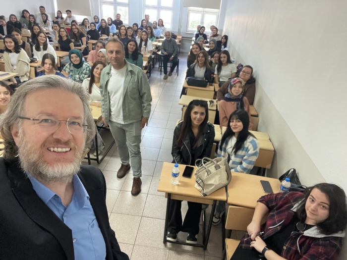 Prof. Dr. Metin Çiriş, Sağlık Hizmetleri Meslek Yüksekokulu'nda Tıbbi Laboratuvar Bölümü Patoloji dersine katıldı (16 Ekim 2024)